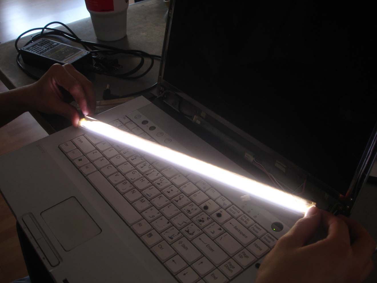 Замена и ремонт подсветки экрана ноутбука в Красноярске